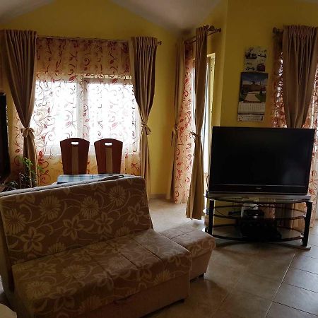 Porodicni Apartman Херцег-Нови Экстерьер фото