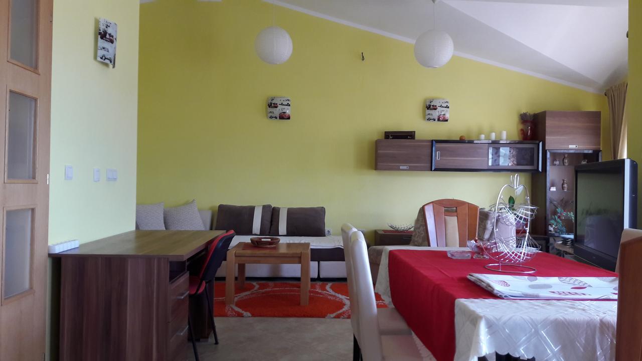 Porodicni Apartman Херцег-Нови Экстерьер фото