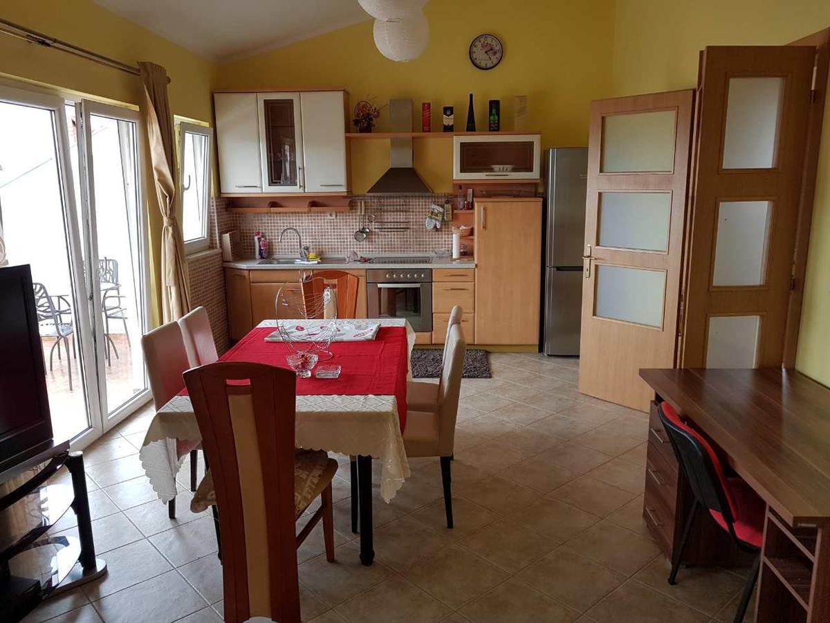 Porodicni Apartman Херцег-Нови Экстерьер фото