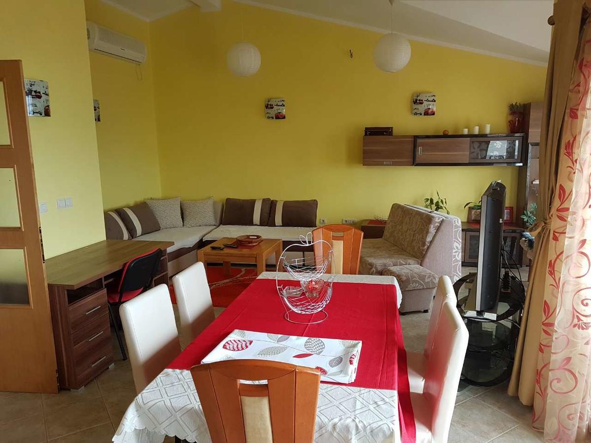 Porodicni Apartman Херцег-Нови Экстерьер фото